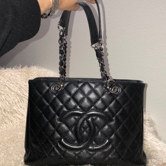 CHANEL GST BLACK CAVIAR LEATHER - Picture 2 of 8